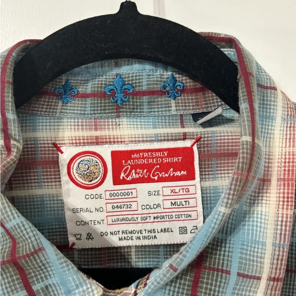 Robert Graham Bottom Down Shirt - Picture 6 of 6